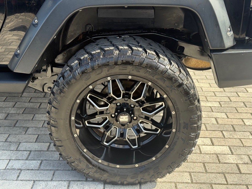 2010 Jeep Wrangler Image 31