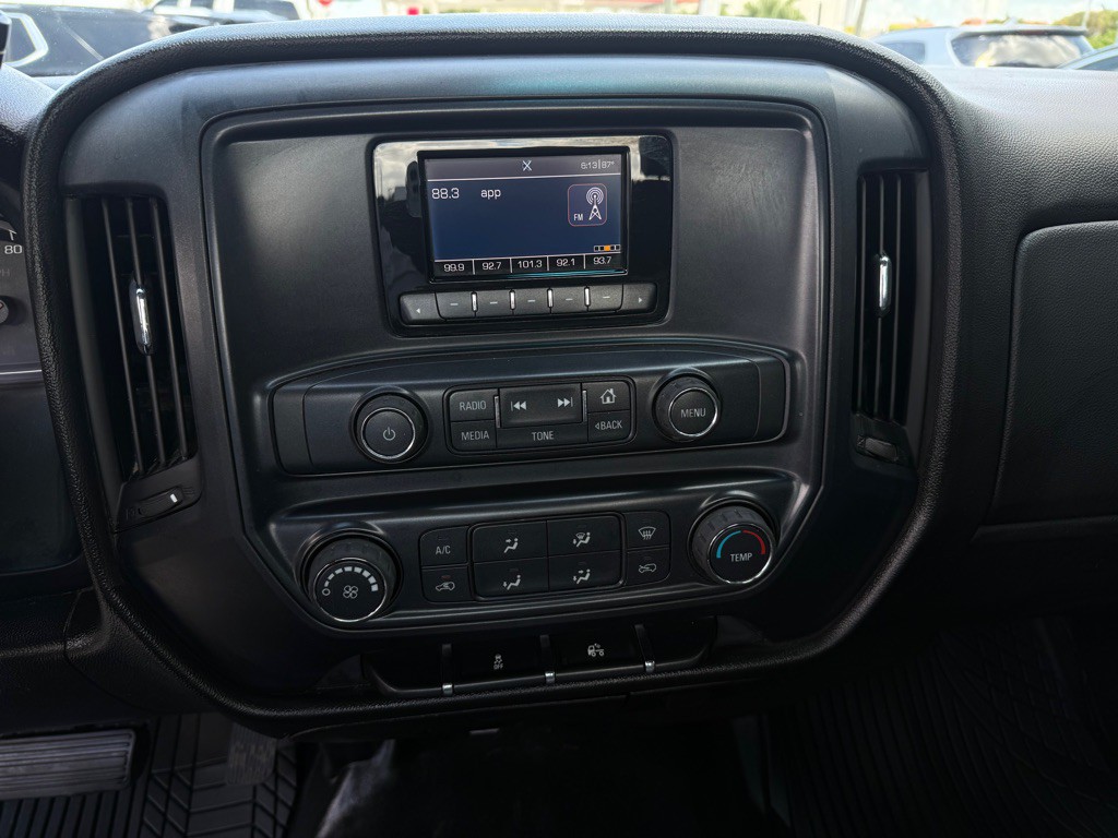 2014 Chevrolet Silverado 1500 Image 17