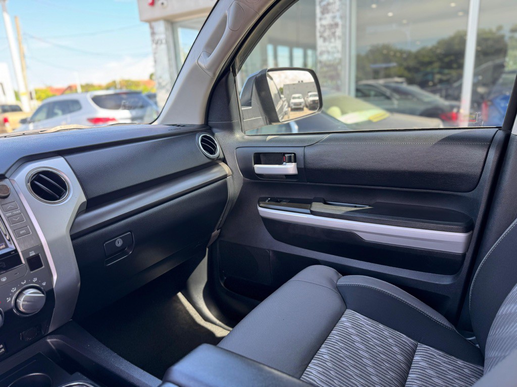 2018 Toyota Tundra Image 17