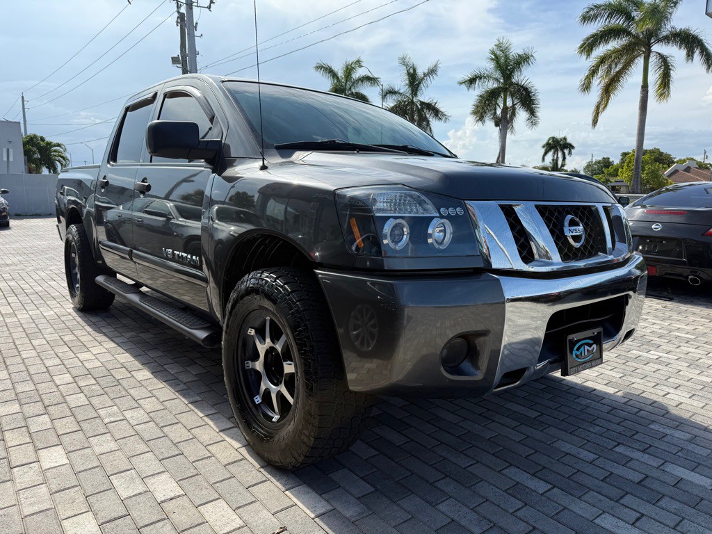 2012 Nissan Titan Image 1
