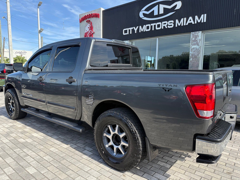 2012 Nissan Titan Image 5