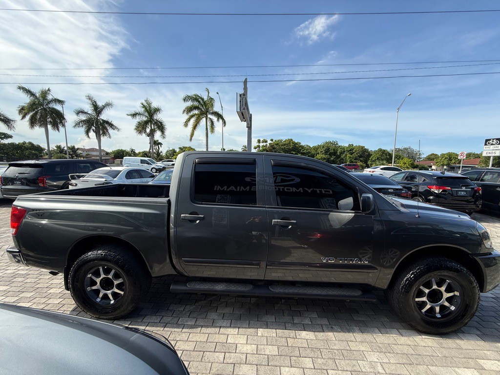 2012 Nissan Titan Image 9