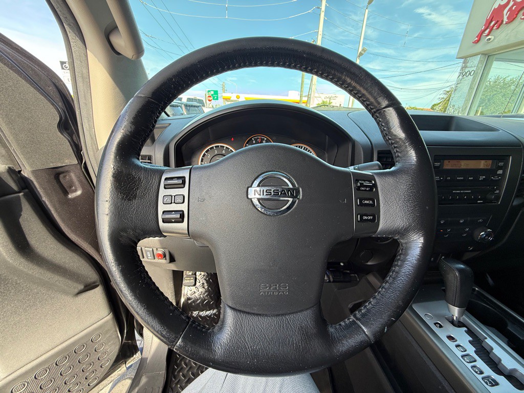 2012 Nissan Titan Image 10