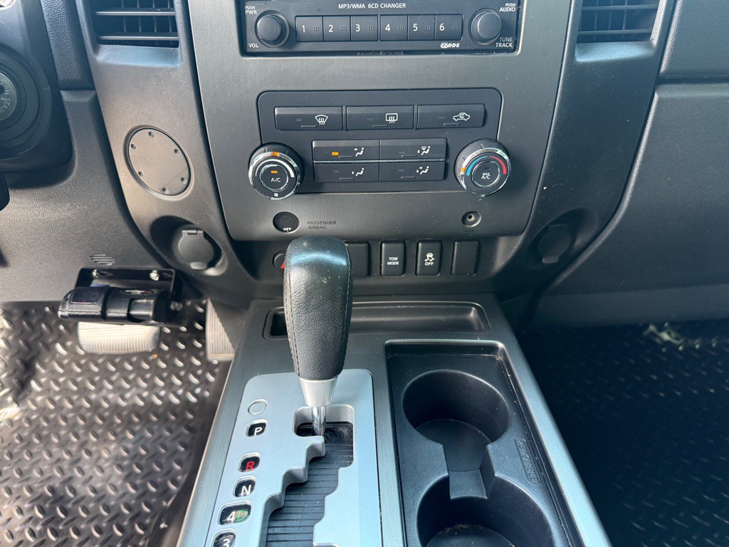 2012 Nissan Titan Image 18