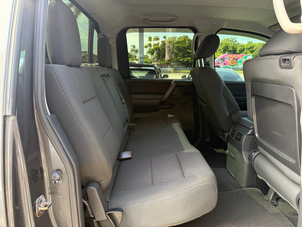 2012 Nissan Titan Image 22