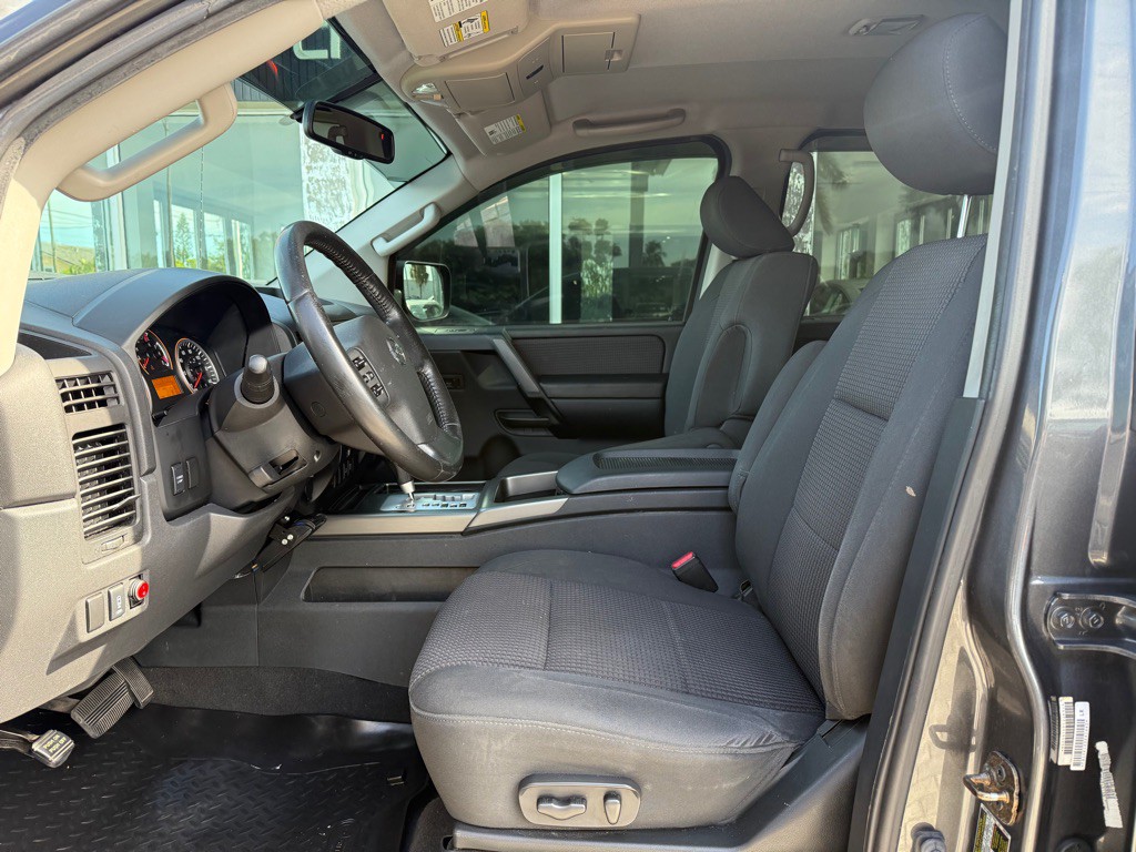 2012 Nissan Titan Image 27