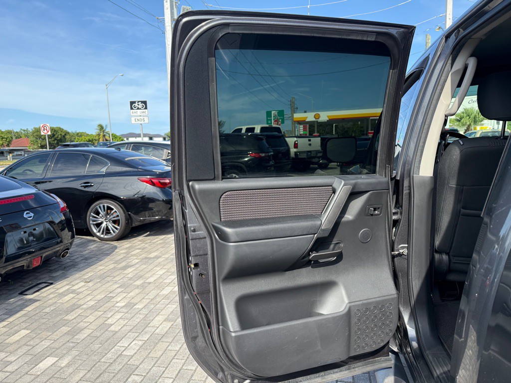 2012 Nissan Titan Image 29
