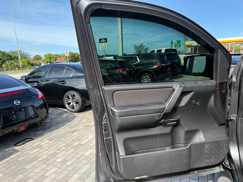 2012 Nissan Titan Image 30