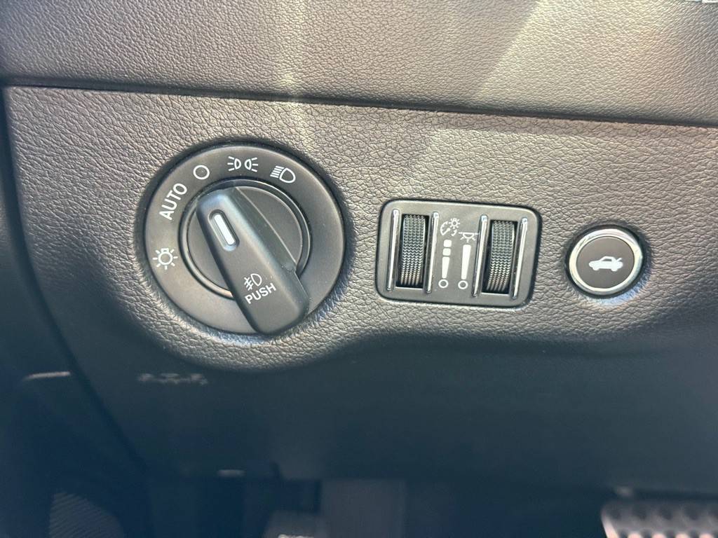 2020 Dodge Charger Image 24