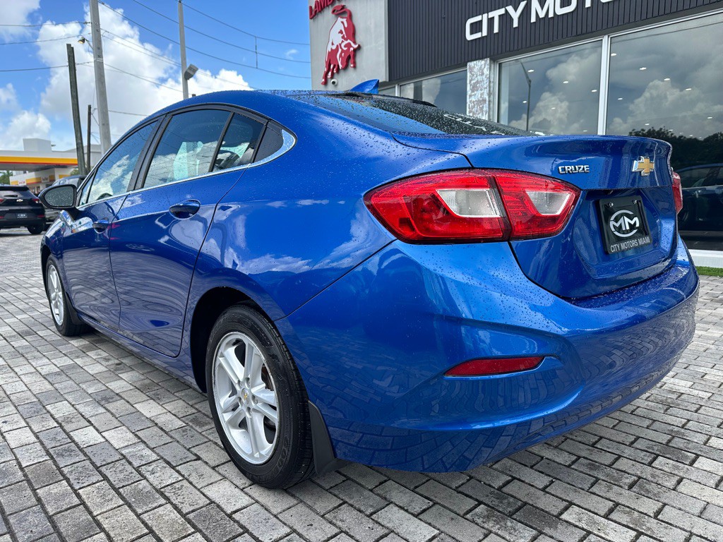2018 Chevrolet Cruze Image 5