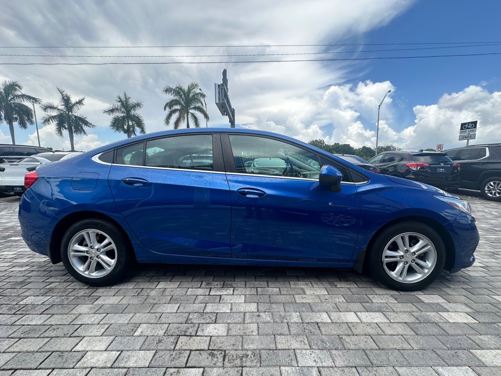 2018 Chevrolet Cruze Image 9