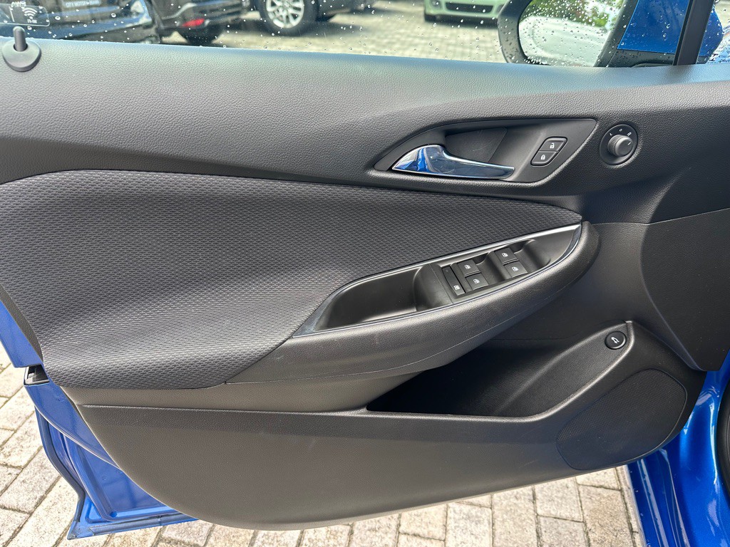 2018 Chevrolet Cruze Image 10