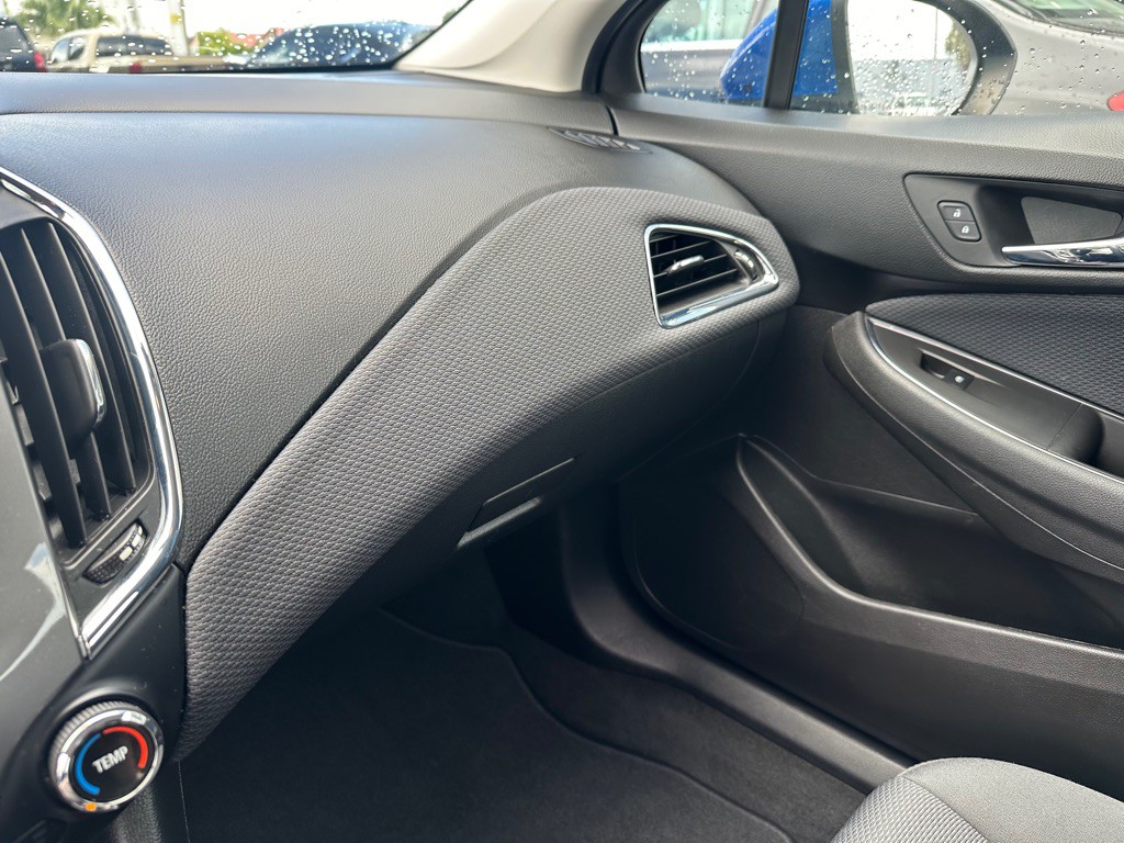2018 Chevrolet Cruze Image 21