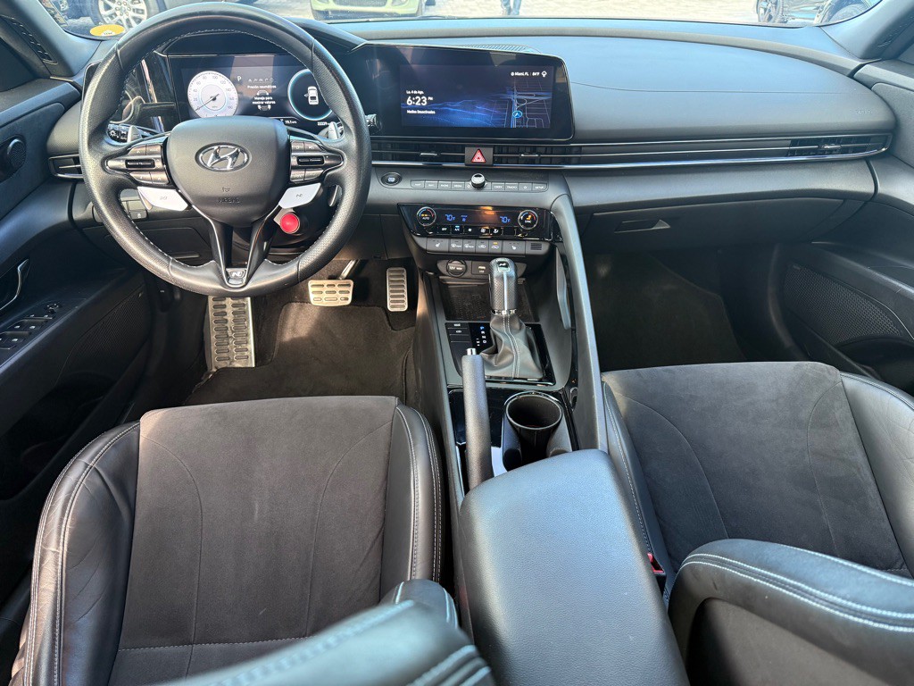2023 Hyundai Elantra Image 13