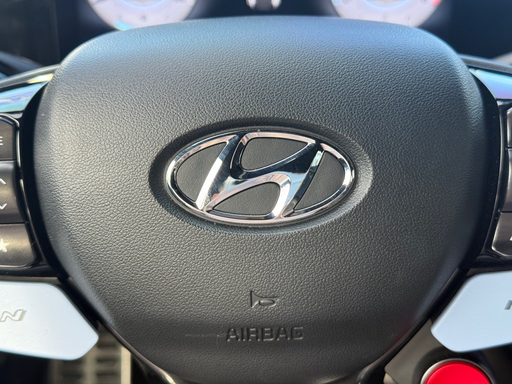 2023 Hyundai Elantra Image 16