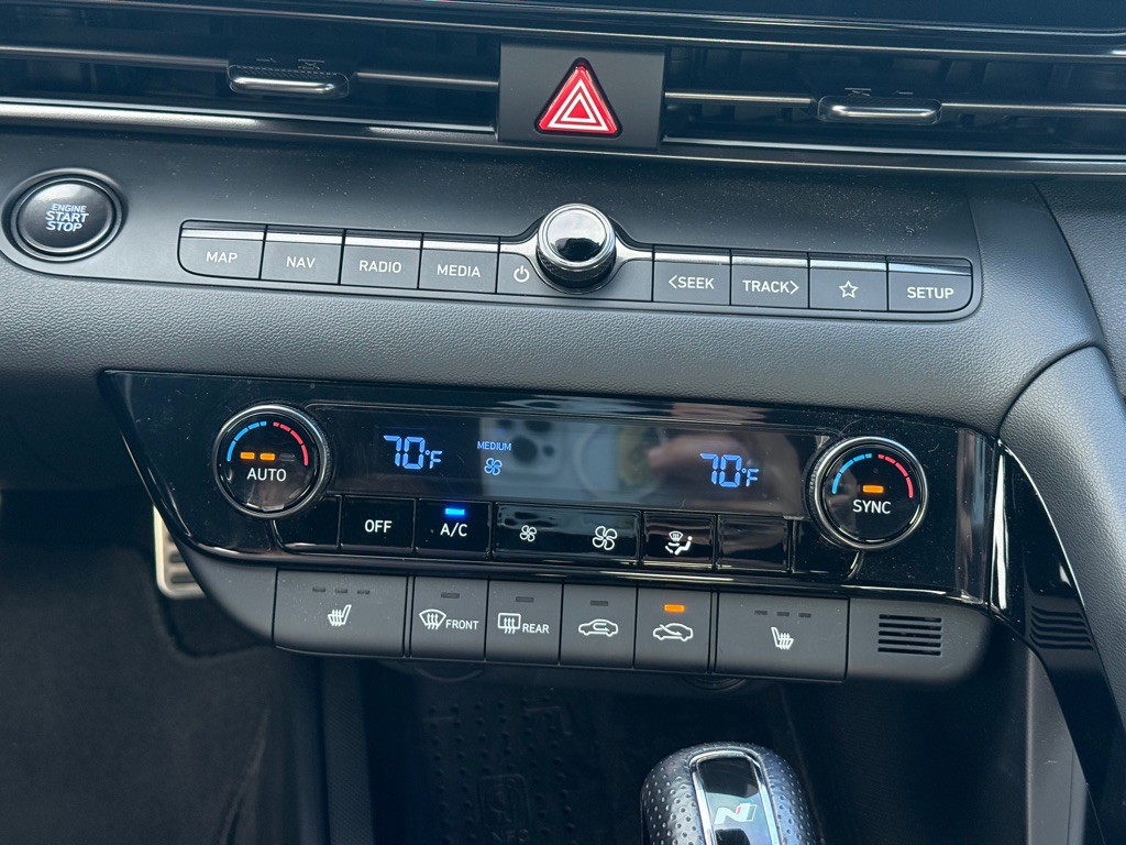 2023 Hyundai Elantra Image 21