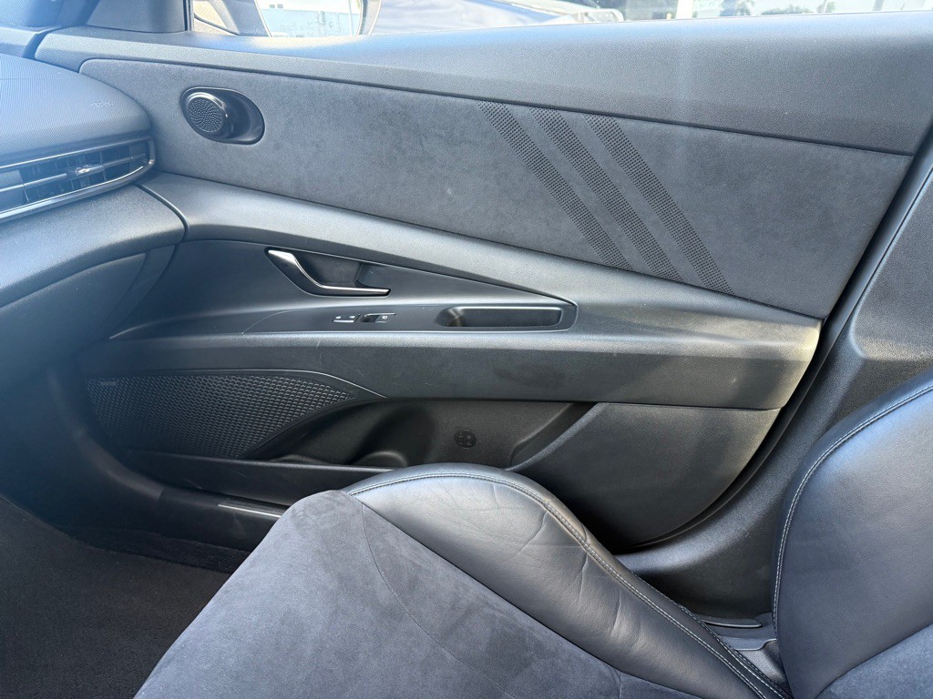 2023 Hyundai Elantra Image 24