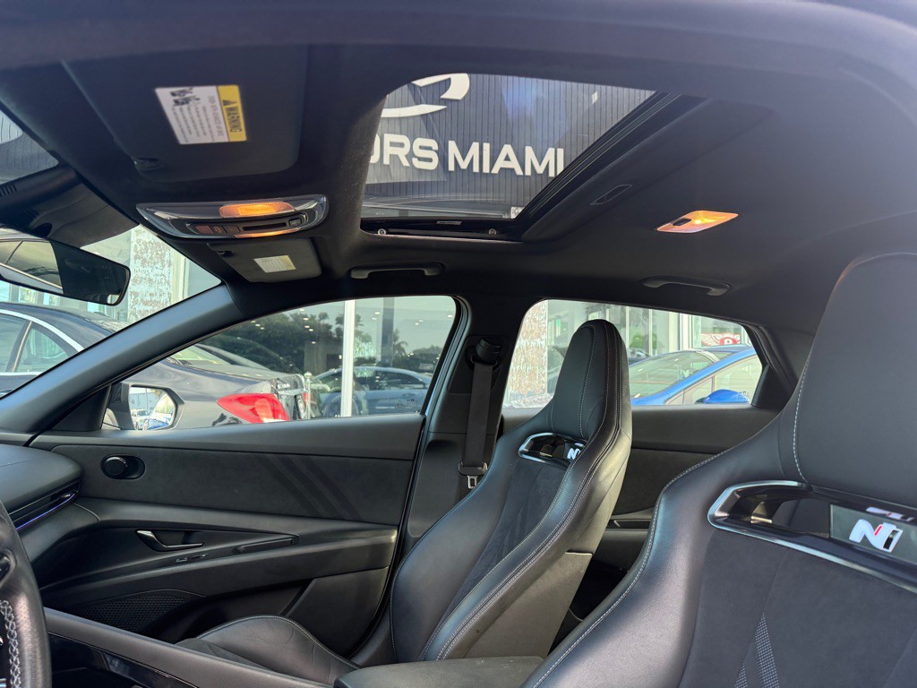 2023 Hyundai Elantra Image 30