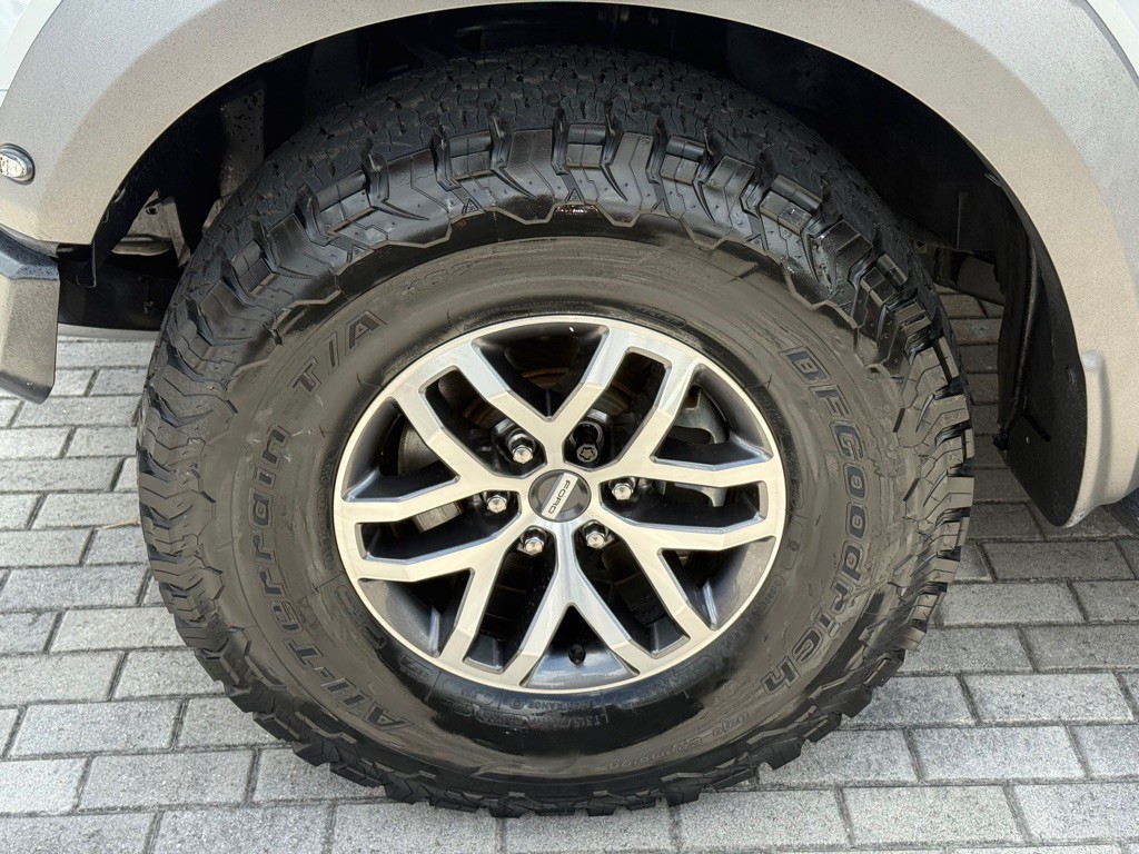 2017 Ford F-150 Image 32