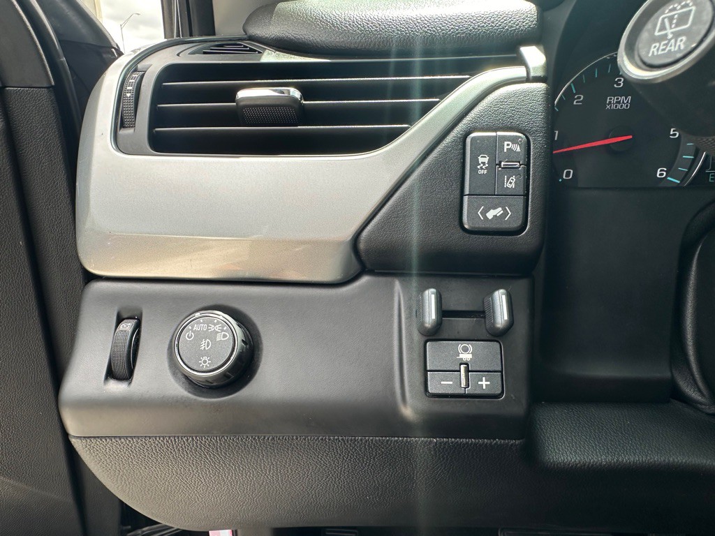 2015 Chevrolet Tahoe Image 19