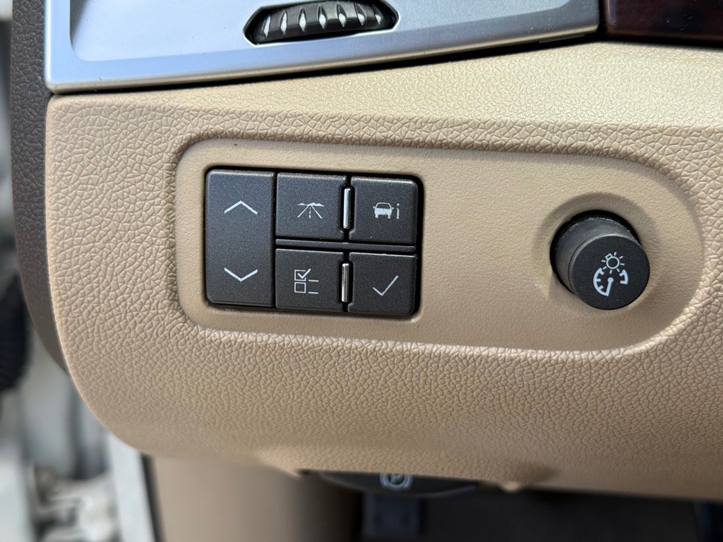 2007 Cadillac SRX Image 23