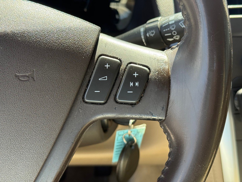 2007 Cadillac SRX Image 16