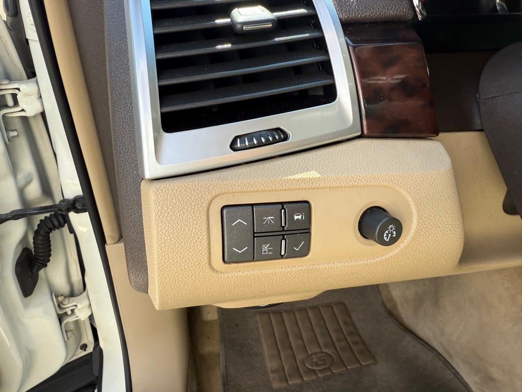 2007 Cadillac SRX Image 30