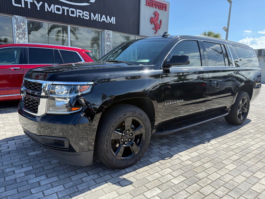2017 Chevrolet Suburban Image 3