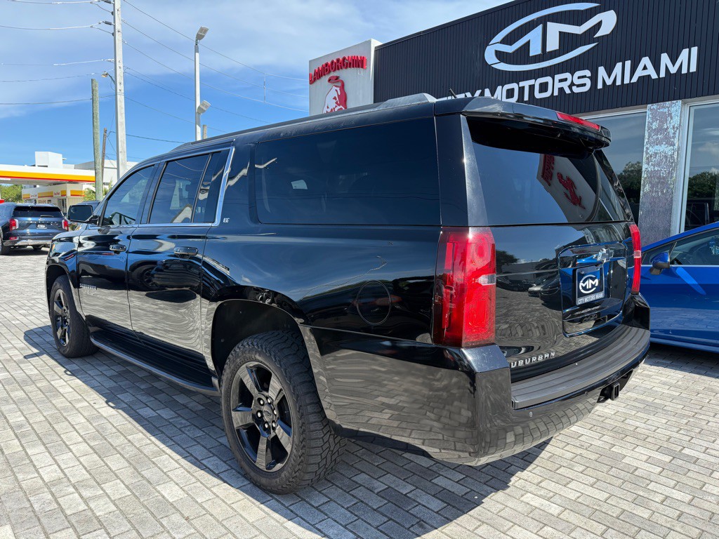 2017 Chevrolet Suburban Image 4