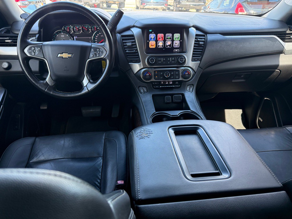 2017 Chevrolet Suburban Image 12