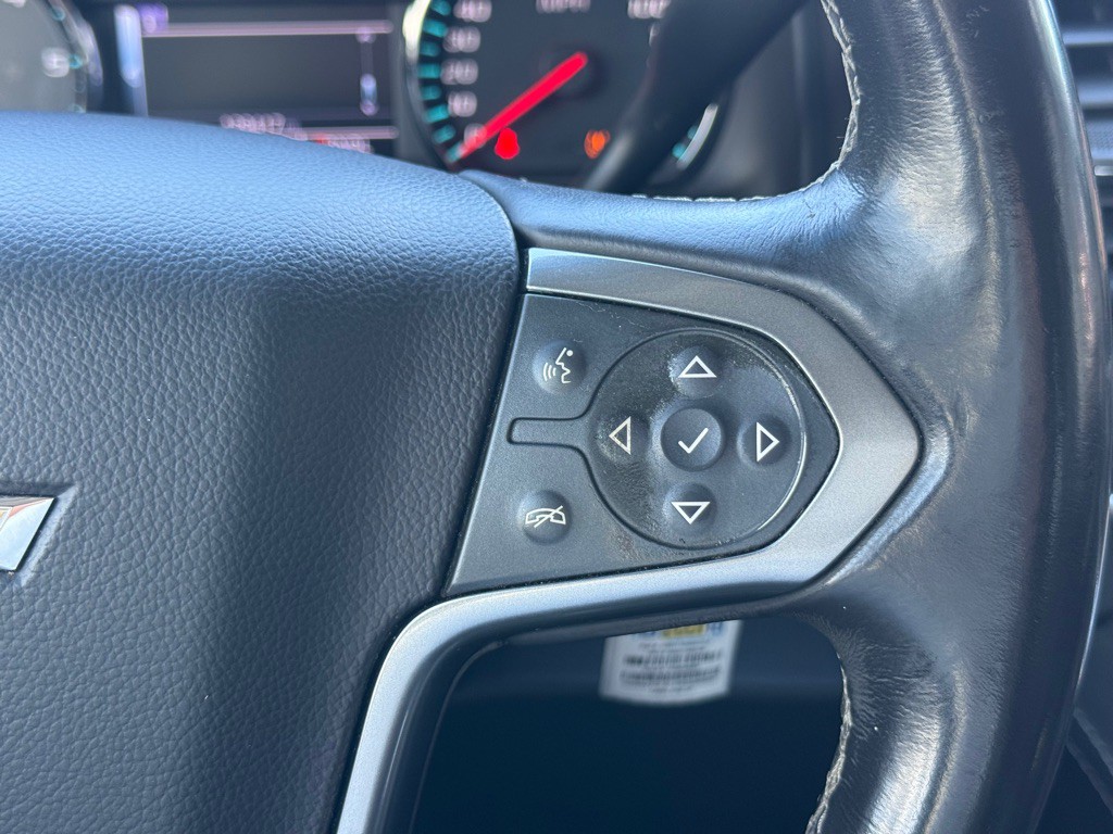 2017 Chevrolet Suburban Image 16