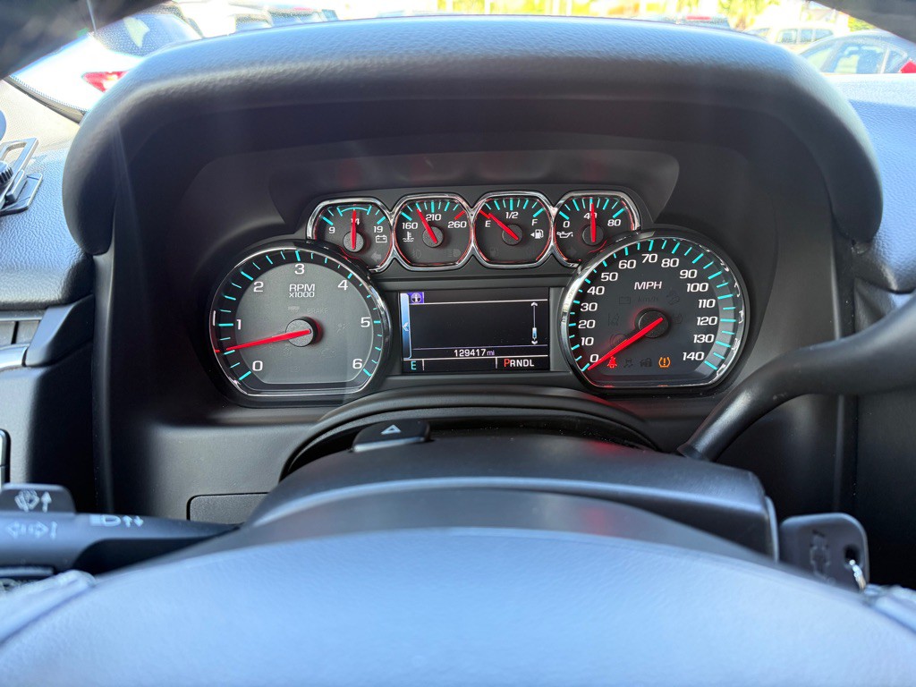 2017 Chevrolet Suburban Image 17