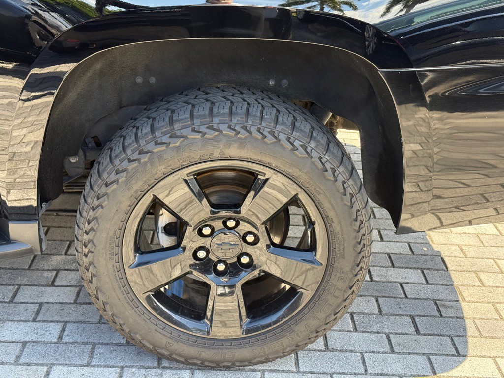 2017 Chevrolet Suburban Image 30