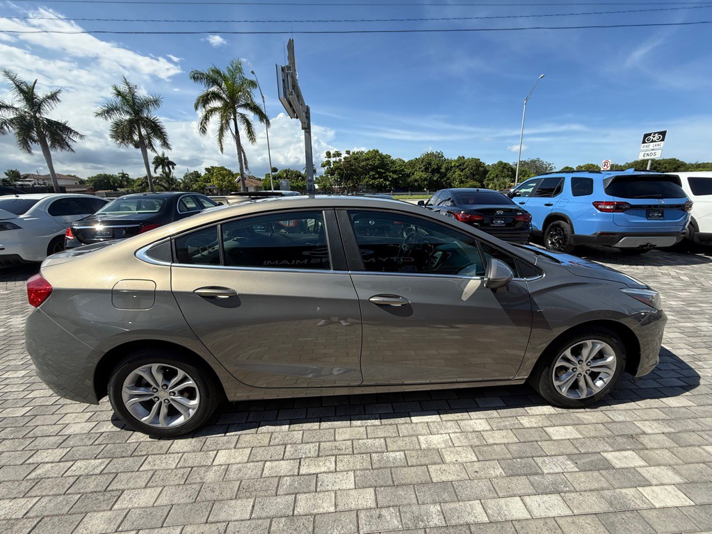 2019 Chevrolet Cruze Image 10