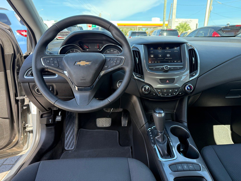 2019 Chevrolet Cruze Image 12