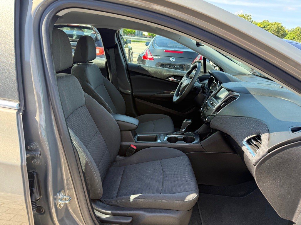 2019 Chevrolet Cruze Image 27