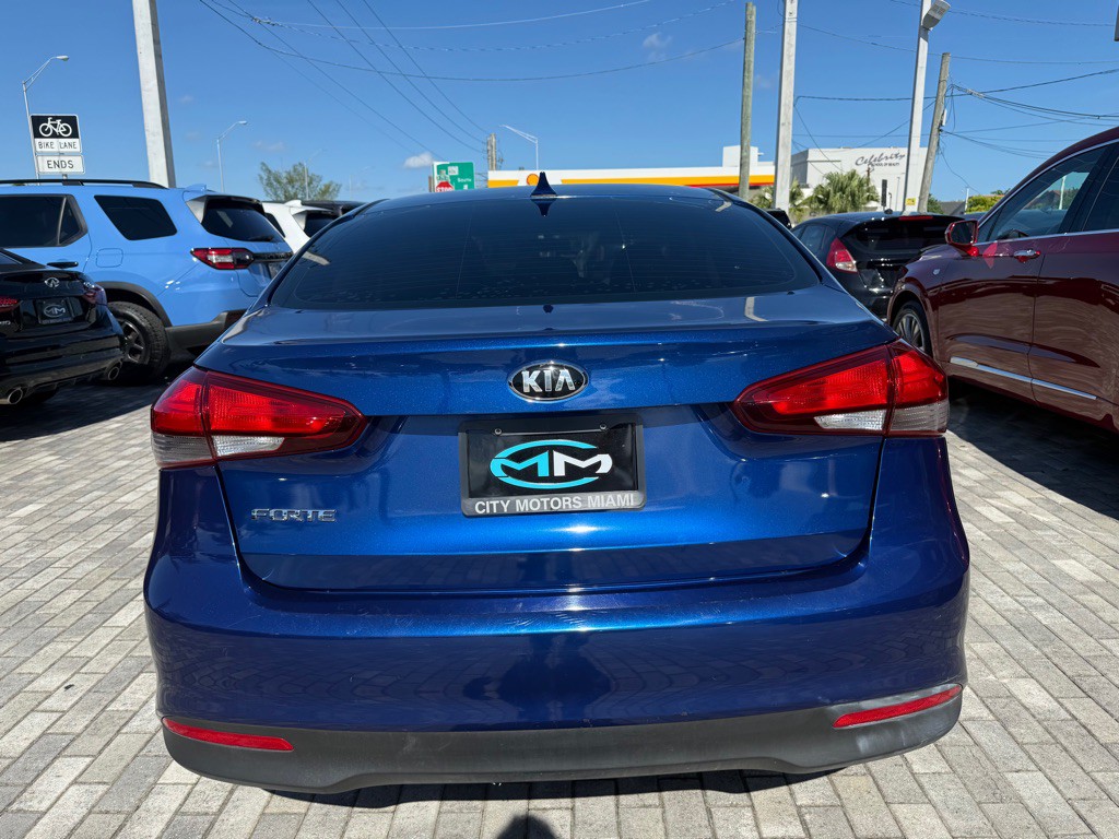 2017 Kia Forte Image 6