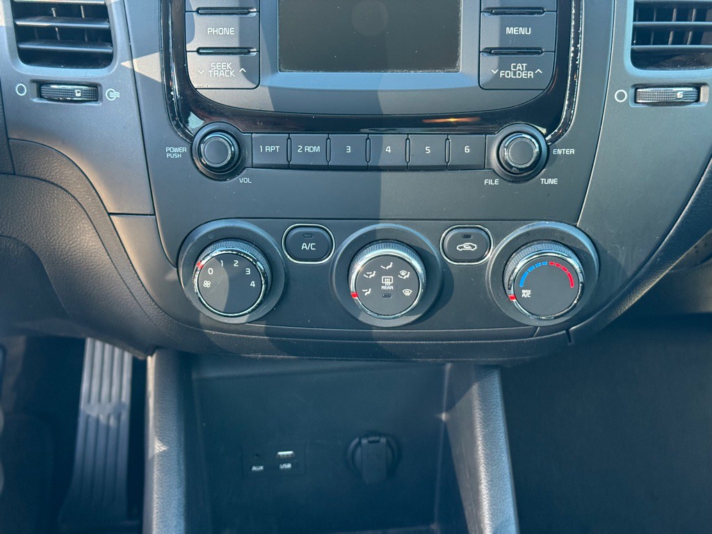 2017 Kia Forte Image 18