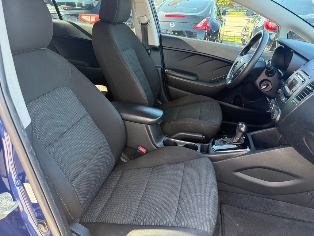 2017 Kia Forte Image 22