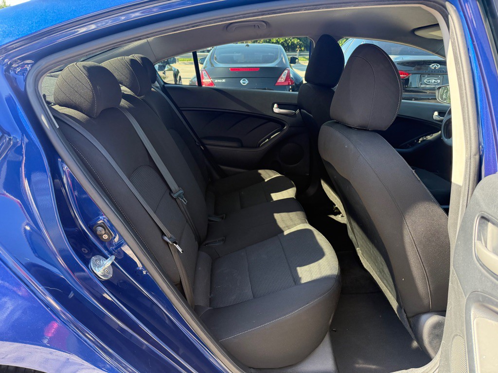 2017 Kia Forte Image 23