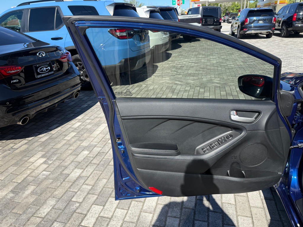 2017 Kia Forte Image 25