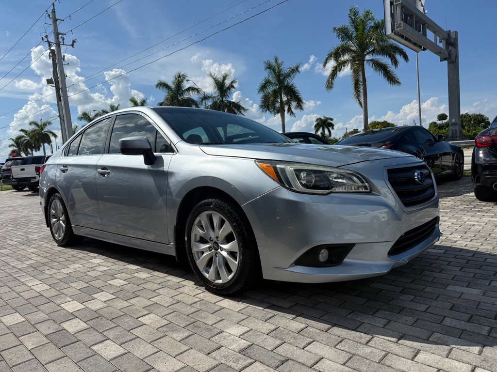 2015 Subaru Legacy Image 1