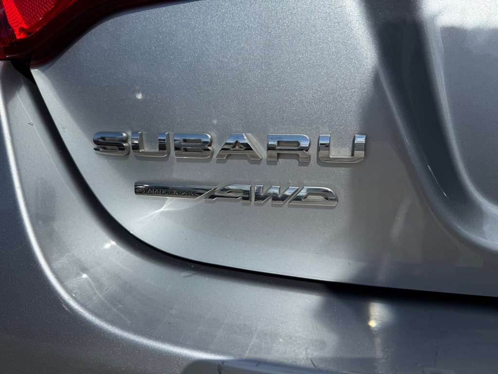 2015 Subaru Legacy Image 8