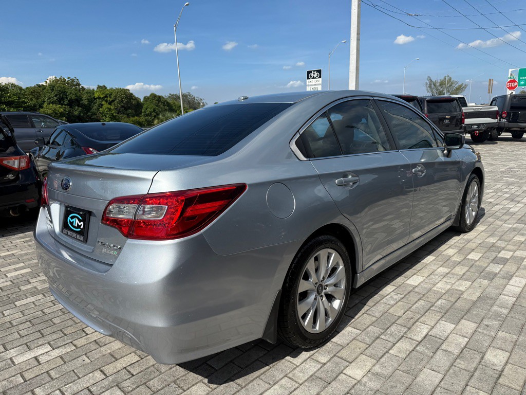 2015 Subaru Legacy Image 9