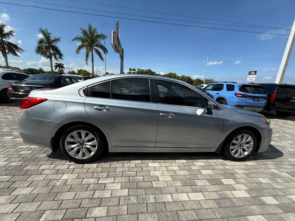 2015 Subaru Legacy Image 10