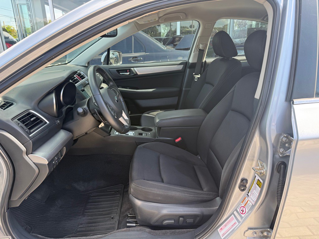 2015 Subaru Legacy Image 16