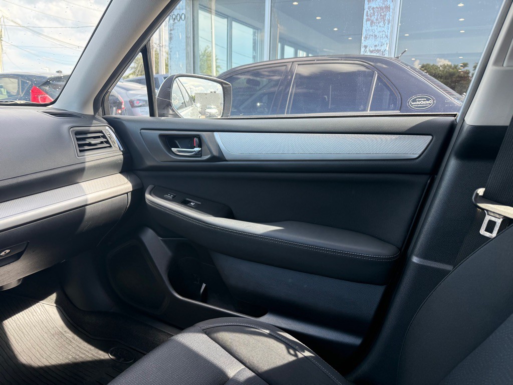 2015 Subaru Legacy Image 18