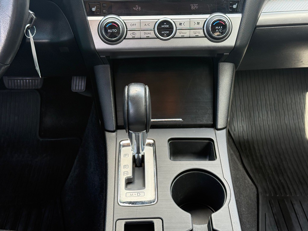 2015 Subaru Legacy Image 19