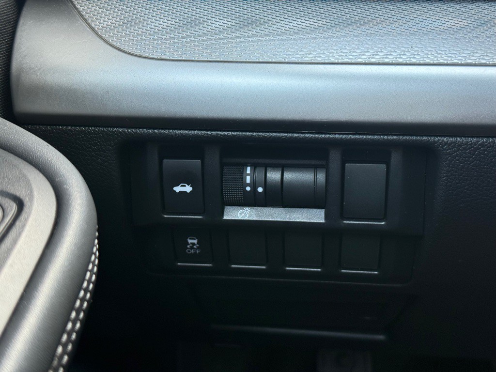2015 Subaru Legacy Image 24