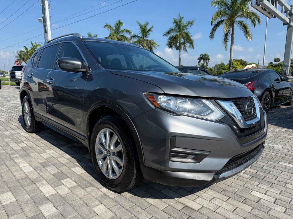 2020 Nissan Rogue Image 1